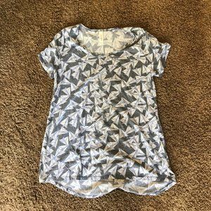 Lularoe T Shirt (OS)